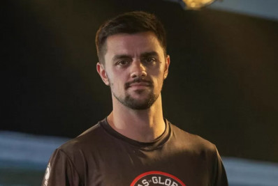 Felipe Simas surge pregando em igreja e chama atenção na web