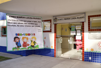 Brincadeiras, acolhimento e algodão doce marcam início das aulas na EMEI Maria Luiza Russo em Japeri