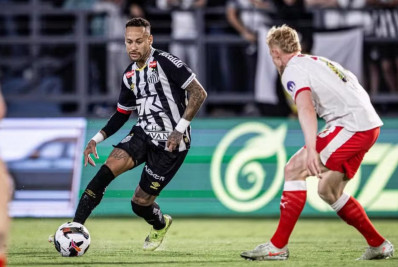 Neymar estipula data para decidir futuro no Santos e reforça: 'Estou pensando'