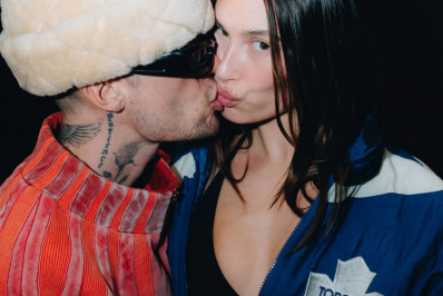 Após rumores de crise, Justin Bieber compartilha momento de carinho com Hailey