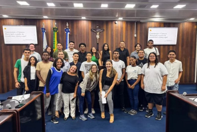Parlamento Juvenil recebe capacitação com servidores da Escola do Legislativo de Cabo Frio
