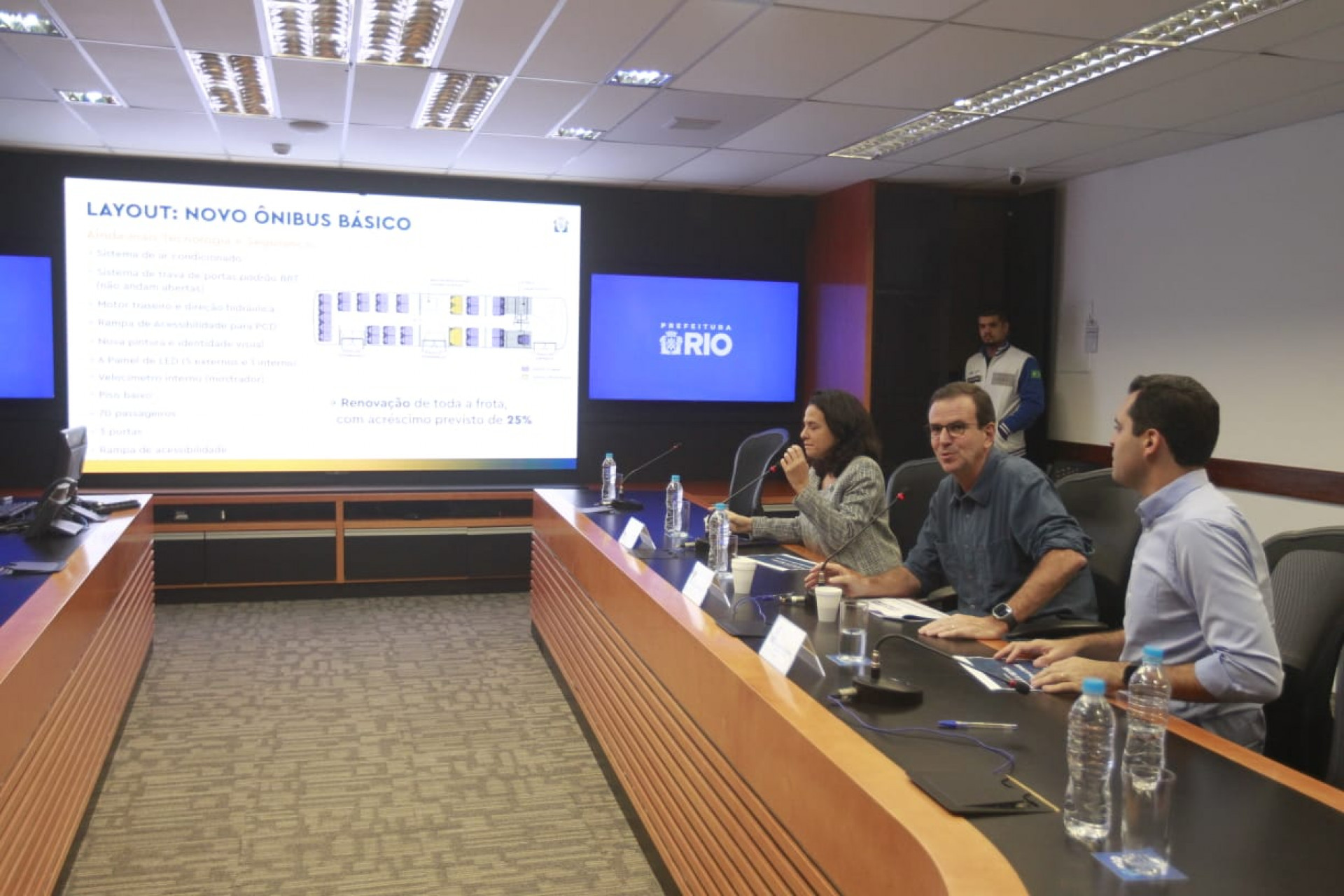 Coletiva de imprensa no Centro de Operações Rio sobre a nova licitação de ônibus do Rio - Reginaldo Pimenta/Agência O DIA