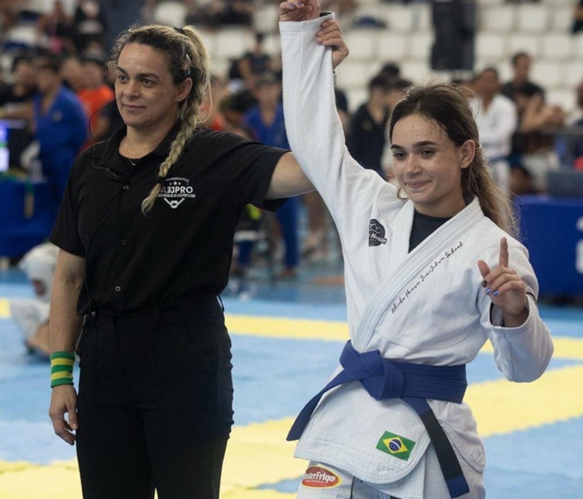 Ira Layz ser&aacute; a representante feminina da White House Jiu-Jitsu School - (Foto: DH Imagens)