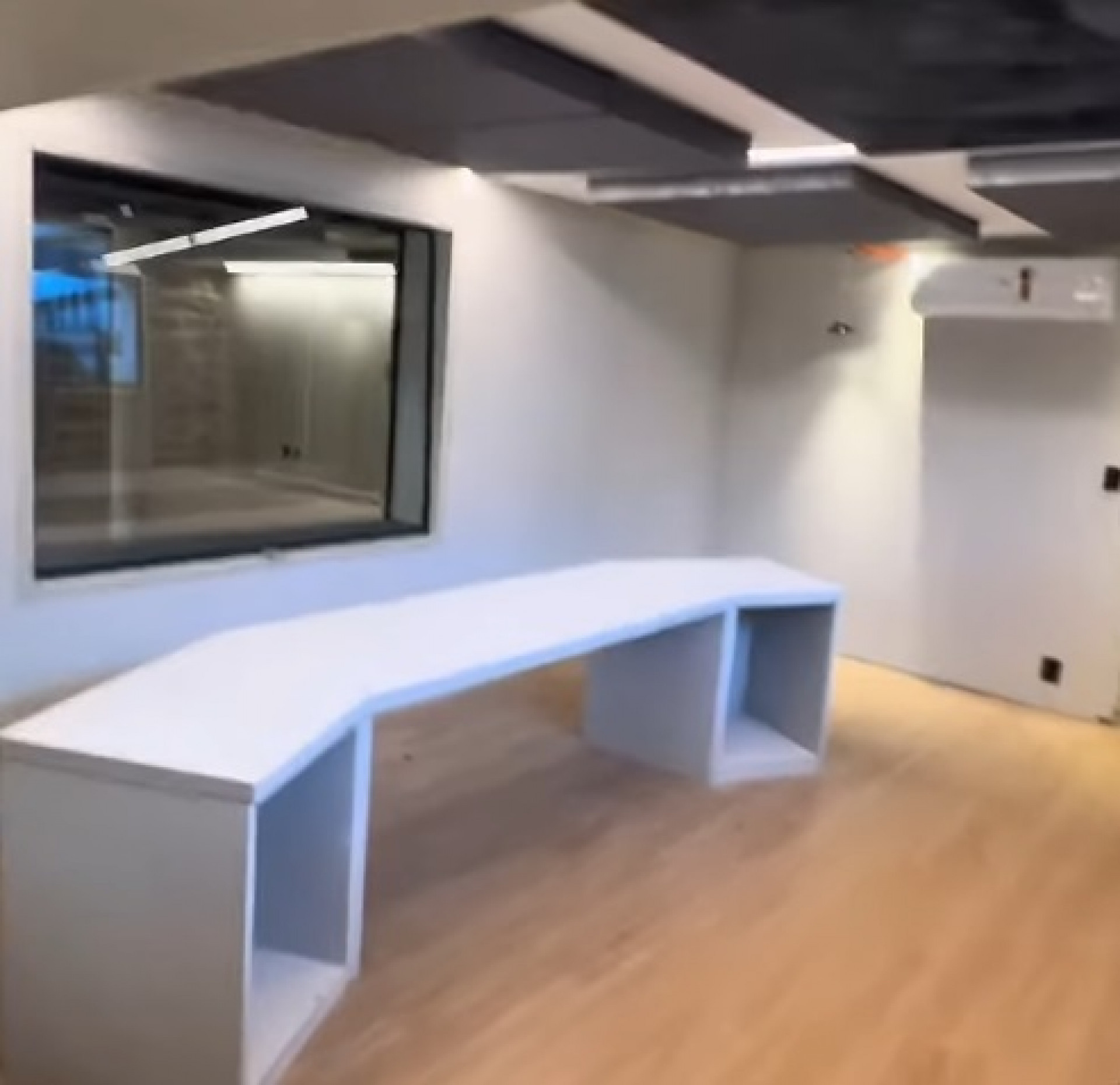 Espaço onde ficará o estúdio do novo lar de Vitor Kley  - Reprodução de Vídeo