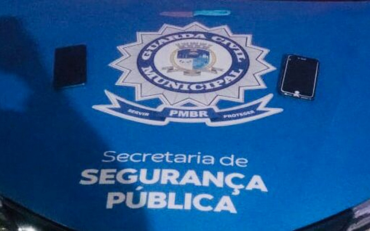 Além do material, a Guarda Municipal apreendeu três menores envolvidos no roubo