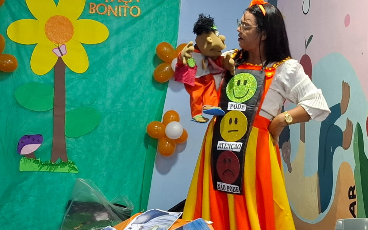 As crianças também participaram da dinâmica do Semáforo do Toque, ferramenta educativa que ensina sobre os limites do corpo e a prevenção ao abuso sexual