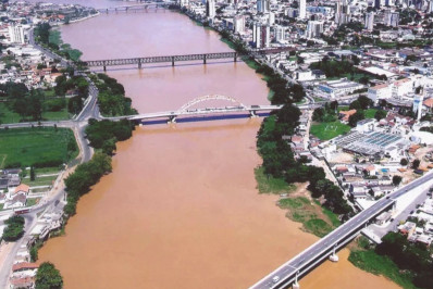 Campos lidera em empregos gerados na região norte no mês de abril