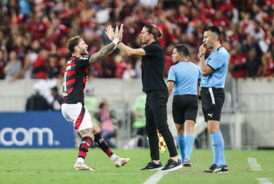 Filipe Luís vê Flamengo ansioso e compara dificuldade com retranca: 'City não conseguiu'