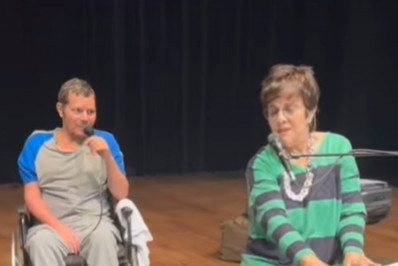 Em recuperação após AVC, Toni Platão canta em encontro com Leila Pinheiro; veja o vídeo