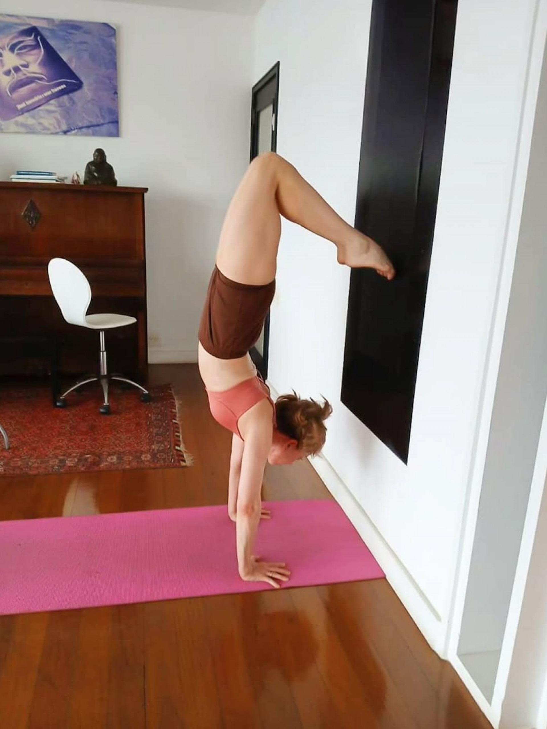 Fernanda Torres surpreende com elasticidade em pose de yoga - Reprodução / Instagram 