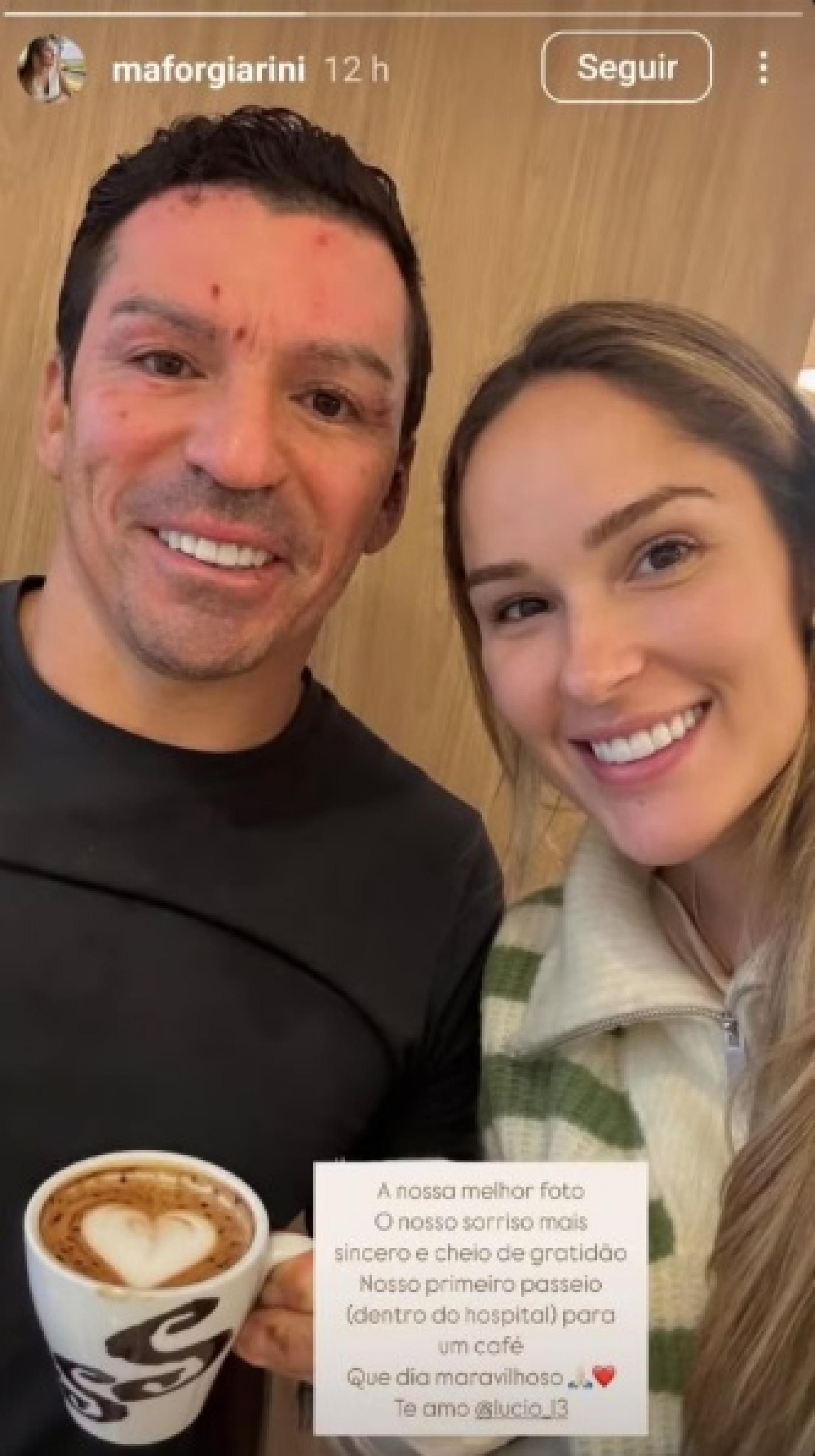 L&uacute;cio no hospital ao lado da mulher - Reprodu&ccedil;&atilde;o