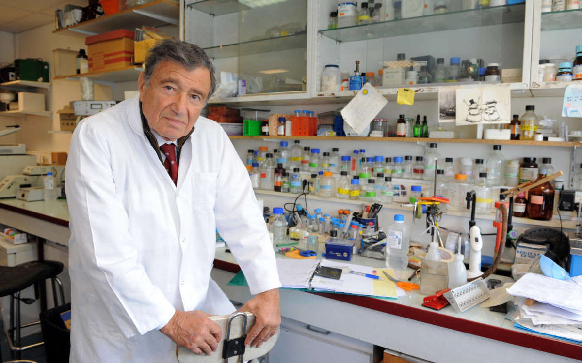 Etienne-Emile Baulieu tornou-se conhecido pela importância científica, médica e social de seu trabalho - AFP