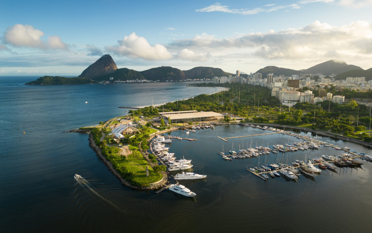 A atual gestão do CREA-RJ já registra grandes resultados: mais de 40 mil ações de fiscalização, além de um total de 170 eventos vistoriados. Esse trabalho de fiscalização ? que coíbe o exercício ilegal da profissão ? dá garantia de que obras e serviços sejam executados por profissionais habilitados, contribuindo para a proteção de toda a sociedade.