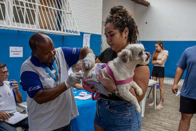 Vacinação contra raiva protege vidas e mobiliza mutirão em Macaé neste sábado