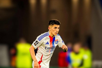 Ex-Botafogo, Almada está perto de reforçar Atlético de Madrid, diz jornal