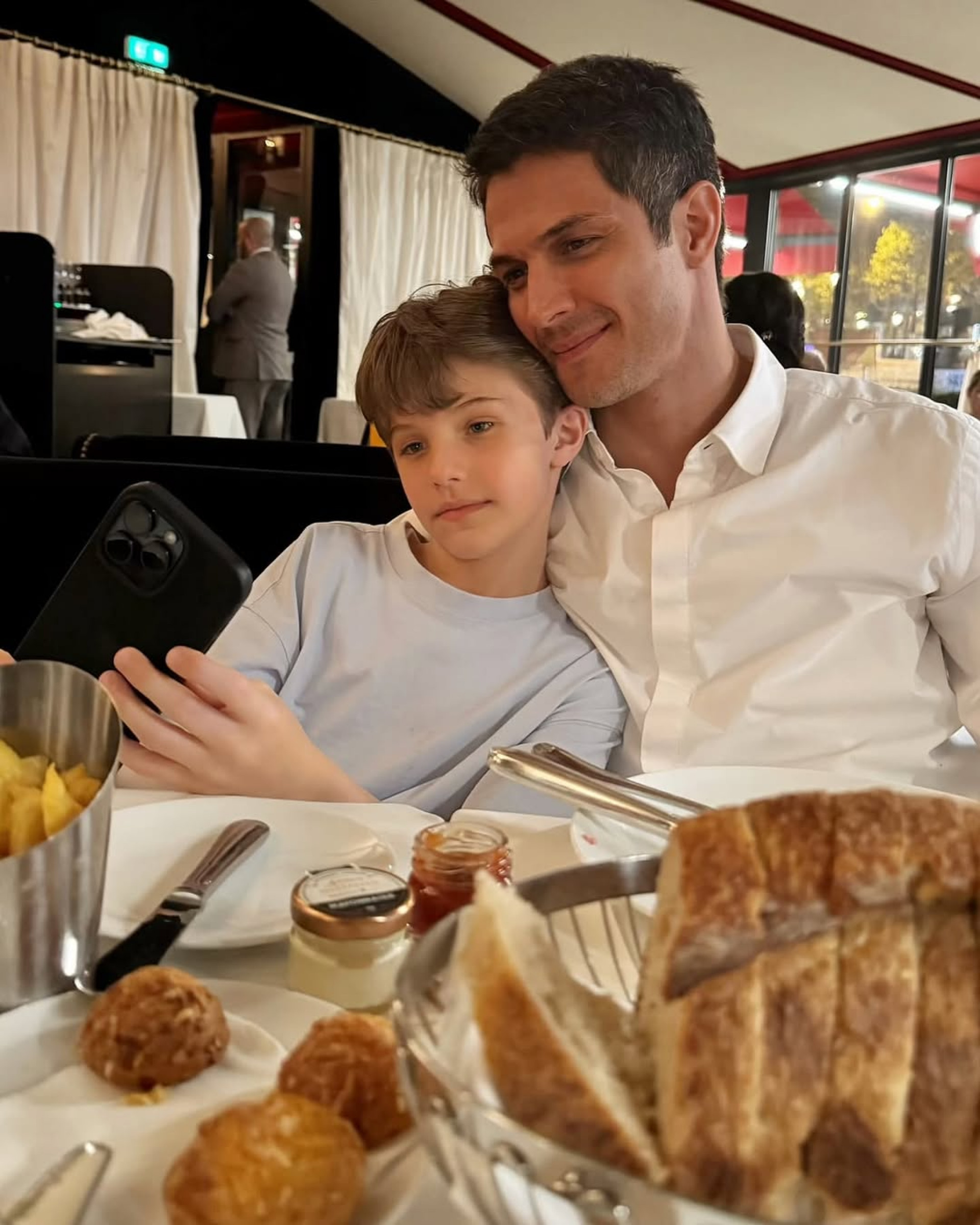 Romulo Estrela e Theo - Reprodução/Instagram