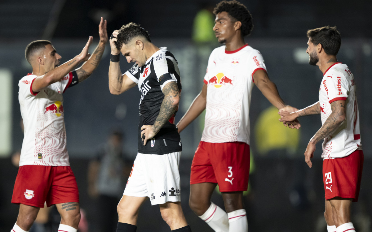 RJ - BRASILEIRO A 2025, VASCO X BRASILEIRO A 2025, VASCO X BRAGANTINO - Vegetti jogador do Vasco lamenta durante partida contra o Bragantino no estádio São Januário pelo campeonato Brasileiro A 2025.
Foto: JORGE RODRIGUES/AGIF - AGÊNCIA DE FOTOGRAFIA/ESTADÃO CONTEÚDO