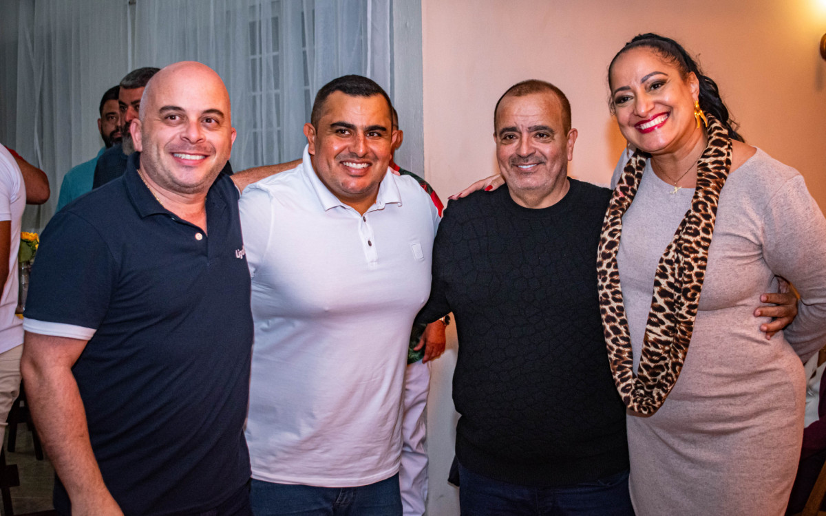 Presidente da Liga RJ Hugo Junior (E); presidentes de Honra Rodrigo Gomes e  Reginaldo Gomes; diretora Geral de Carnaval da Liga RJ Carla Brito