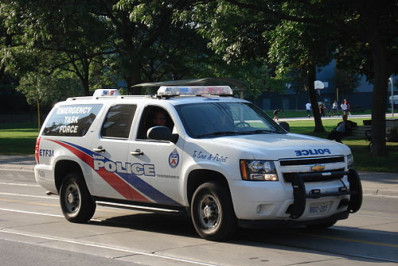 Após matar três a tiros, idoso de 77 anos liga para a polícia e confessa o crime