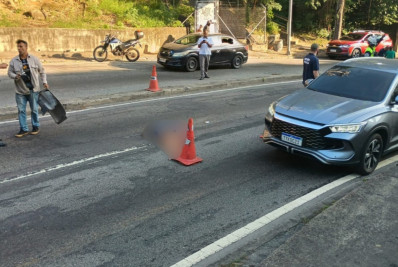 Mulher morre em acidente de moto na entrada do Túnel Rebouças