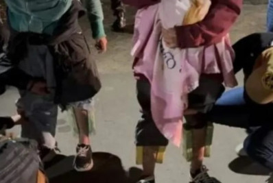 Mulher que levava bebê de 3 meses e comparsa são presas com R$ 650 mil em cocaína na Argentina