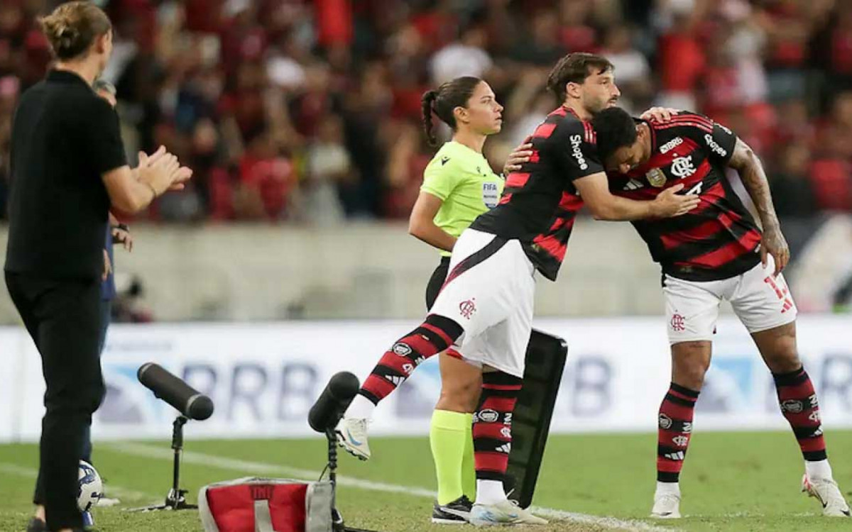 Filipe Luís promoveu o retorno de Matias Viña no jogo contra o Fortaleza