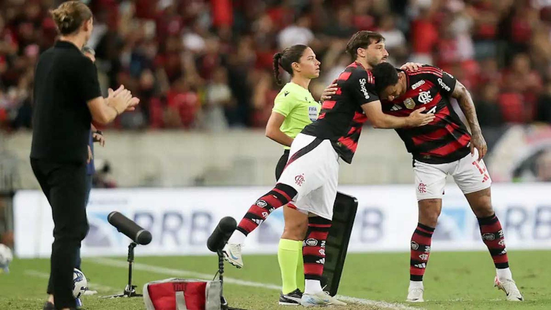 Filipe Lu&iacute;s promoveu o retorno de Matias Vi&ntilde;a no jogo contra o Fortaleza - Reprodu&ccedil;&atilde;o Flamengo