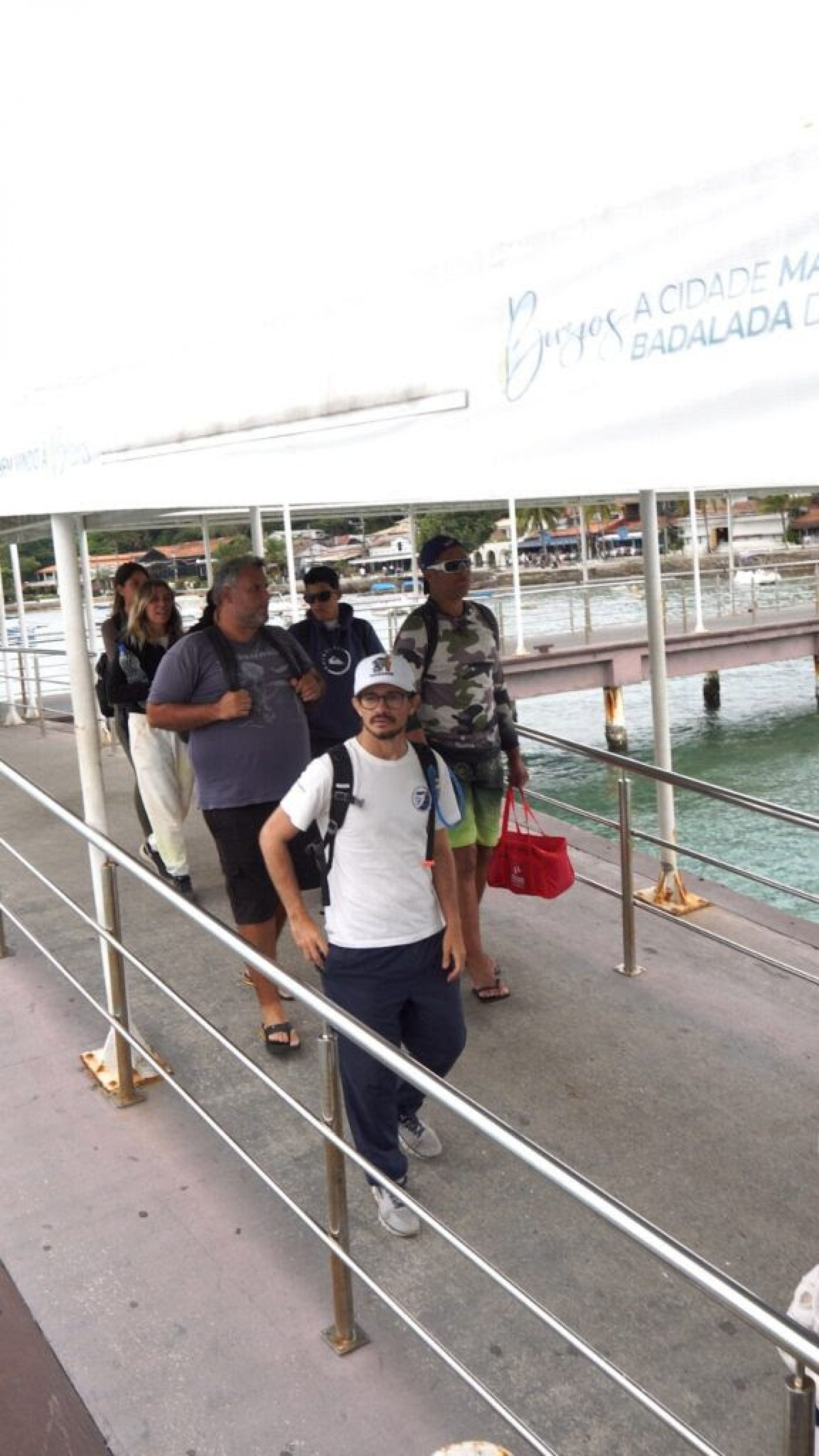 Capacita&ccedil;&atilde;o para operadores de turismo sobre a observa&ccedil;&atilde;o de baleias e golfinhos - Ascom 