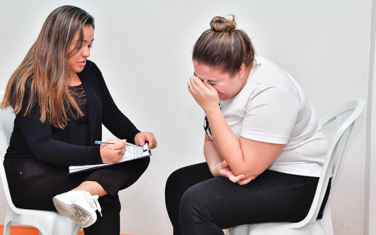 Profissionais participara de uma dinâmica durante a capacitação na UPA do Bom Pastor