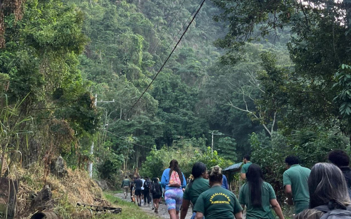 A iniciativa também contou com a presença de moradores da região, reforçando o espírito comunitário