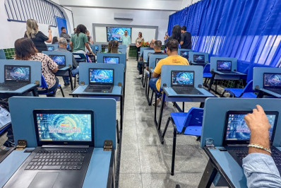 Japeri inaugura Sala Inteligente com laboratório 3D no CIEP 401