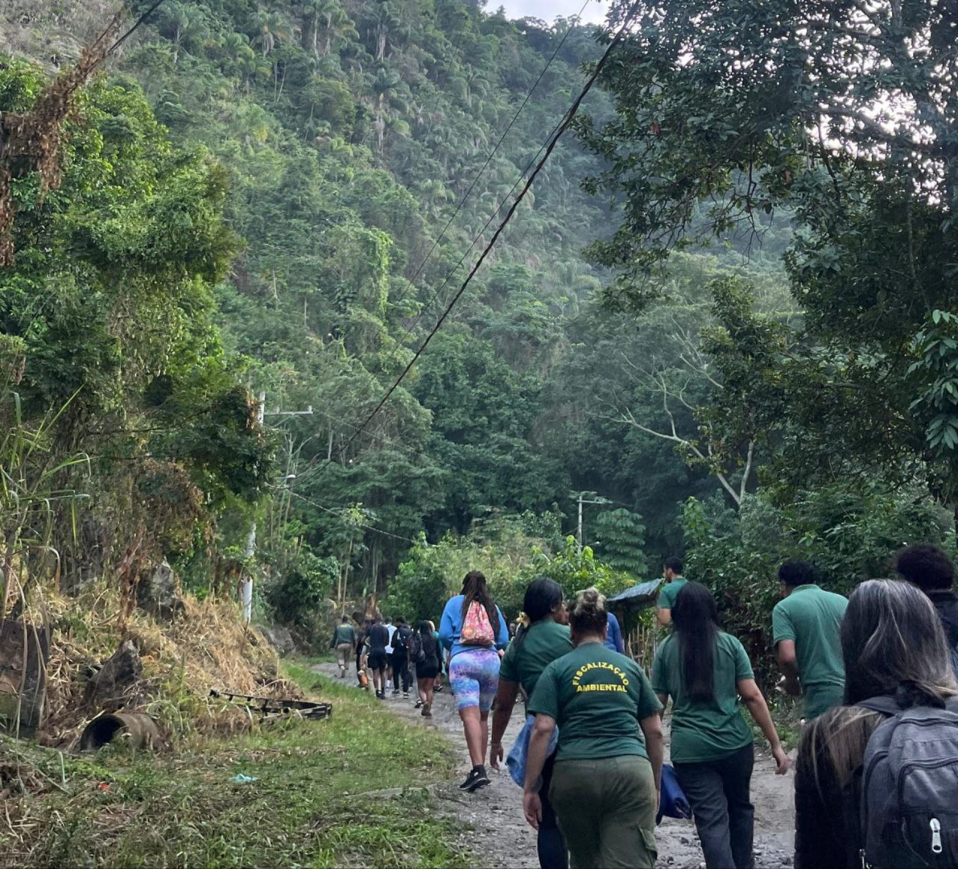 A iniciativa tamb&eacute;m contou com a presen&ccedil;a de moradores da regi&atilde;o, refor&ccedil;ando o esp&iacute;rito comunit&aacute;rio - Divulga&ccedil;&atilde;o / PMJ
