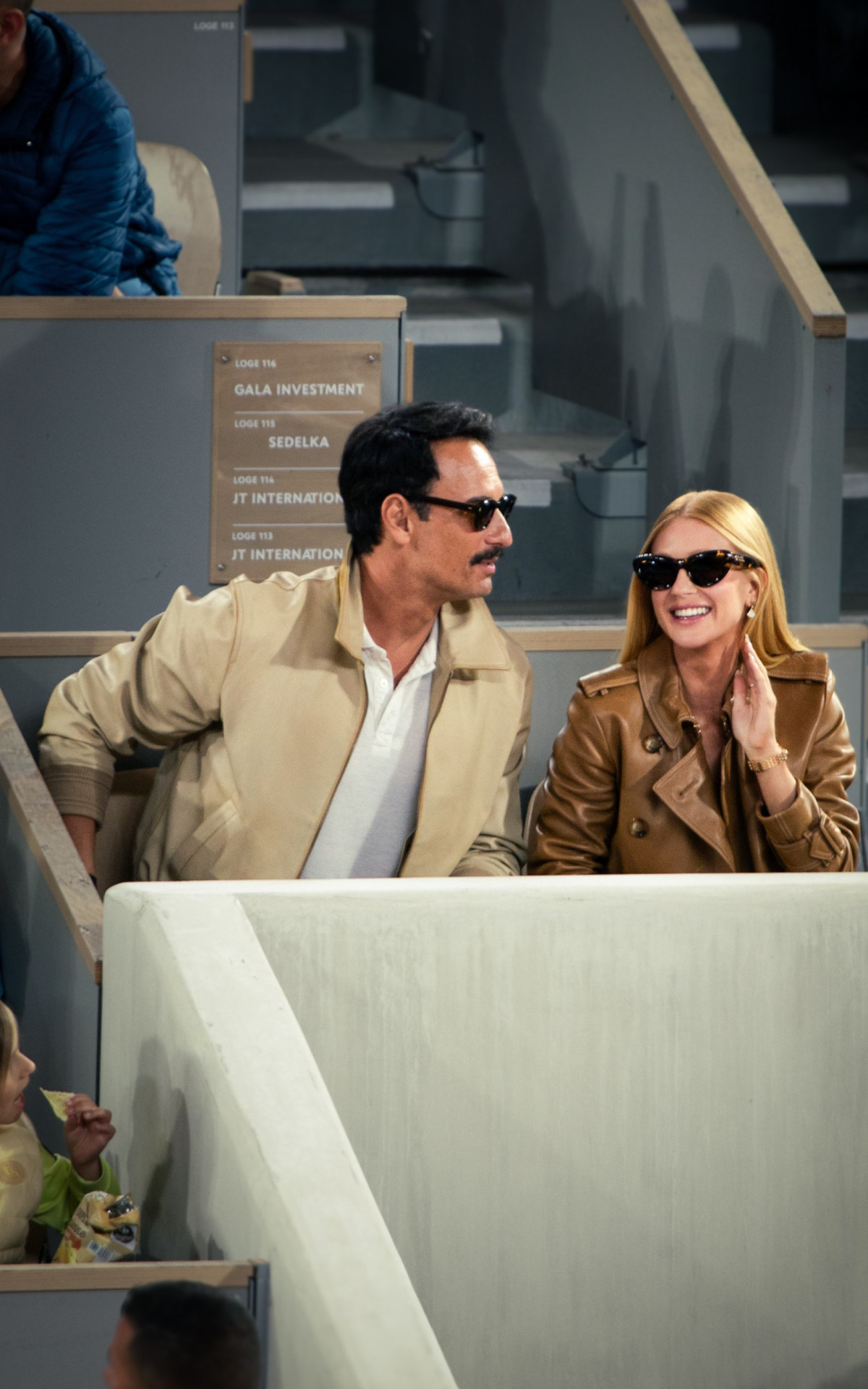 Marina Ruy Barbosa e Rodrigo Santoro assistem a partida de tênis na França
