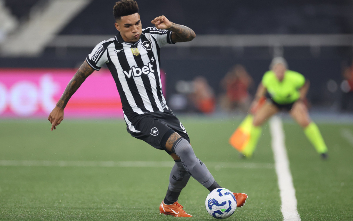 Igor Jesus em ação pelo Botafogo