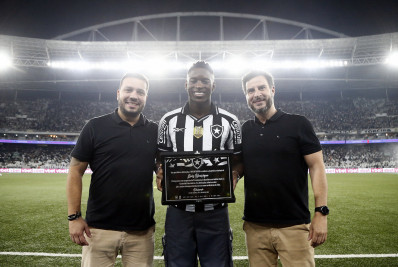 Luiz Henrique relembra atuação contra o Peñarol: 'Parecia que estava jogando tranquilo'