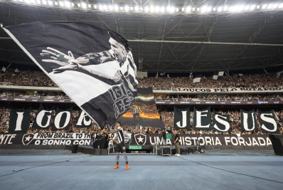 Vídeo! Torcida do Botafogo homenageia Igor Jesus, que se declara: 'Clube que tanto amo'