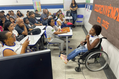 Sarau Literário prestigia produções autorais de alunos da EJA Mesquita