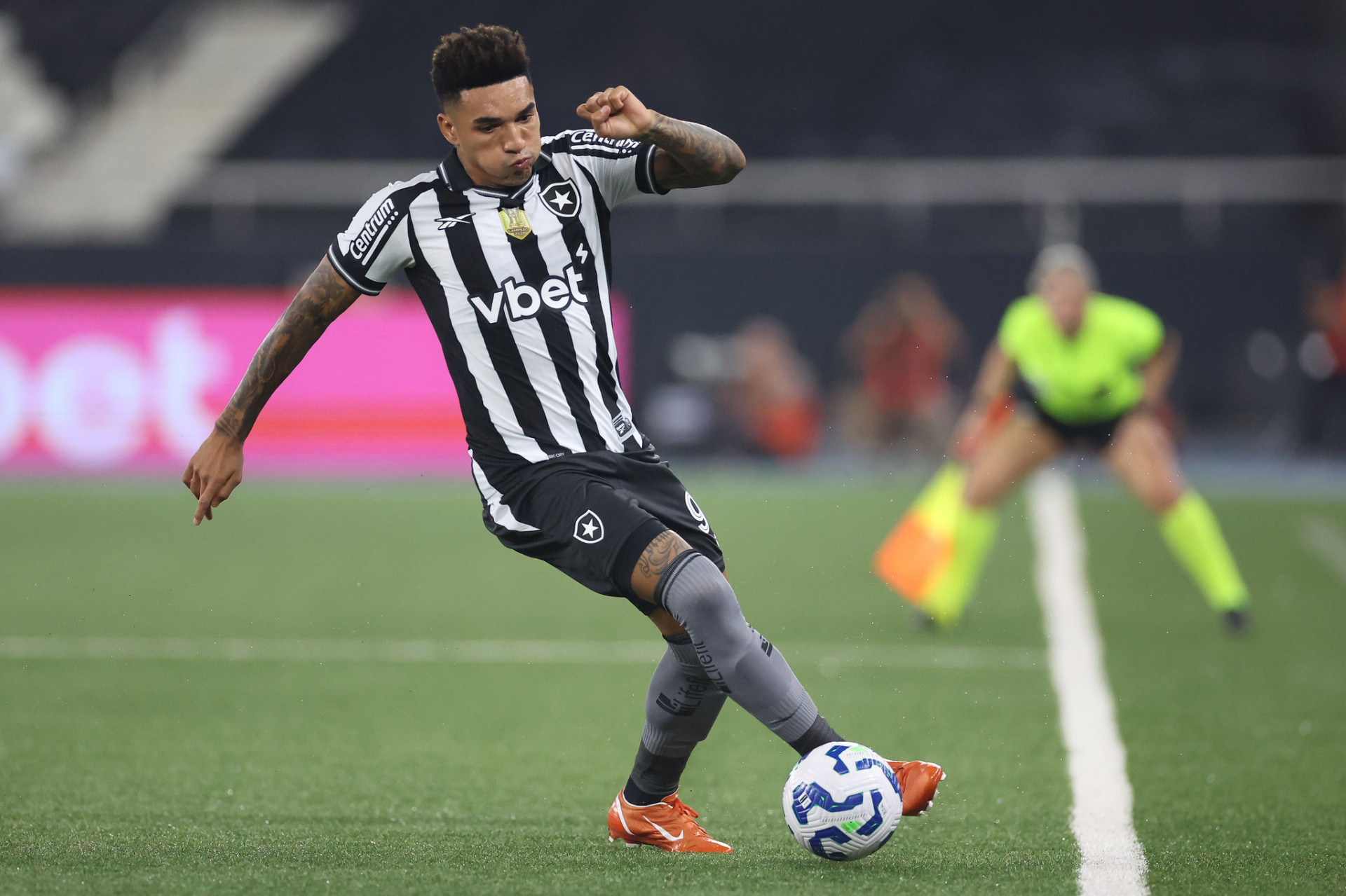 Igor Jesus em ação pelo Botafogo - Vítor Silva/Botafogo