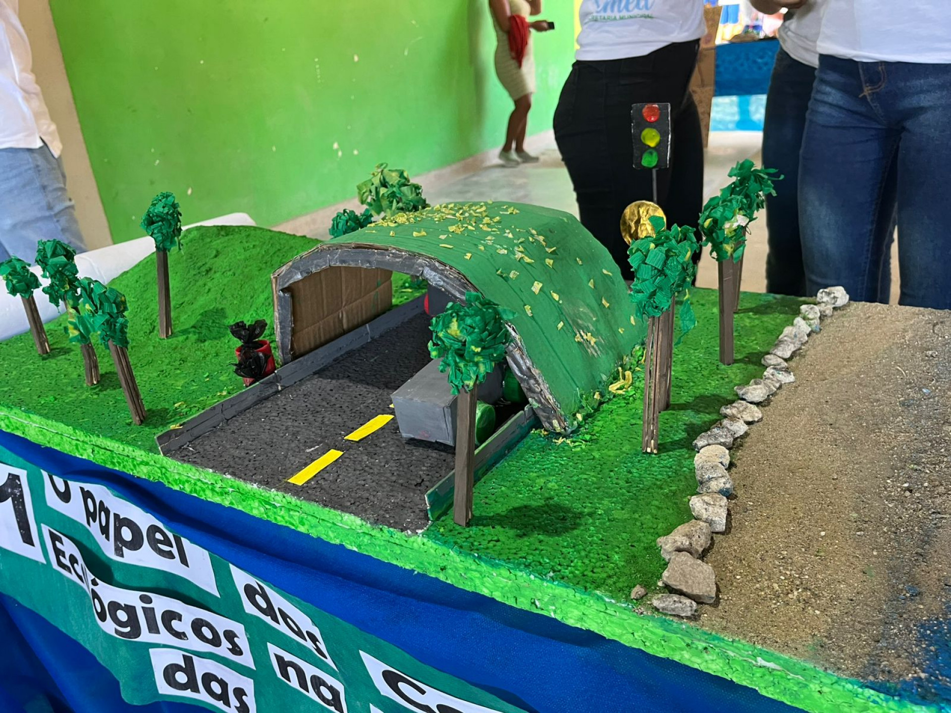Os alunos constru&iacute;ram maquetes, cartazes e apresenta&ccedil;&otilde;es sobre biodiversidade, conserva&ccedil;&atilde;o de florestas, esp&eacute;cies marinhas, entre outros - Divulga&ccedil;&atilde;o / PMJ