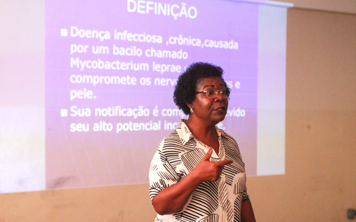 A coordenadora do Programa Municipal de Controle de Hanseníase, Marinea de Souza Moreira, explicou que a hanseníase não é contagiosa e tem cura
