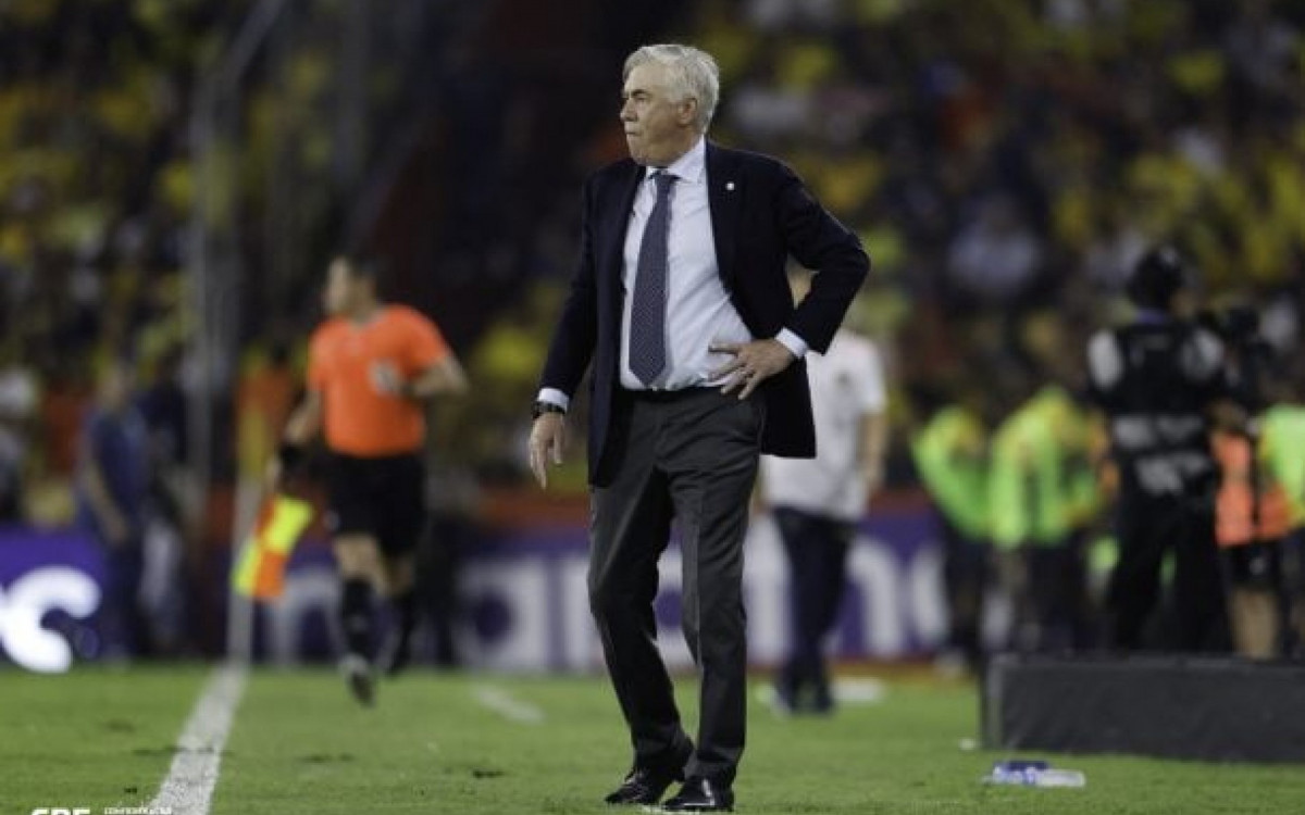 Ancelotti projeta jogo diferente contra o Paraguai e confirma volta de Raphinha