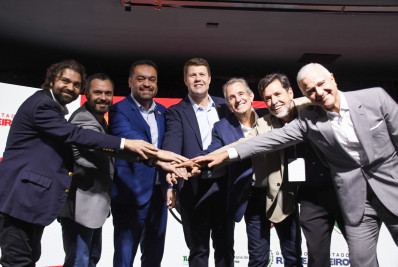 Governador prestigia primeiro dia da ExpoRio Turismo