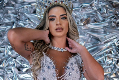 Carolane Silva é a nova rainha de bateria da Inocentes de Belford Roxo