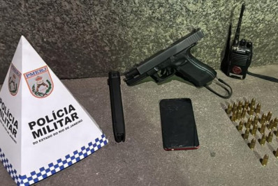 PM prende suspeito com pistola, carregador e munições em Belford Roxo