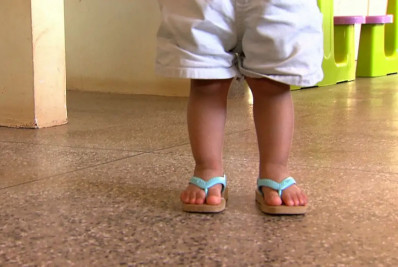 Crianças pequenas são mais expostas a riscos climáticos, mostra estudo