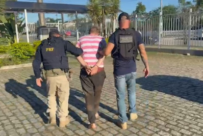 Homem é preso com 22 quilos de pasta base de cocaína na BR-101, em Casimiro de Abreu