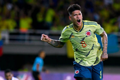 Flamengo negocia contratação de meia colombiano que atua na Europa