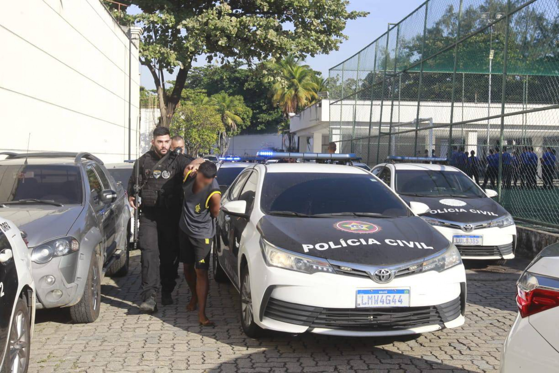 Adolescente apreendido em operação contra CV em Belford Roxo - Reginaldo Pimenta/Agência O DIA