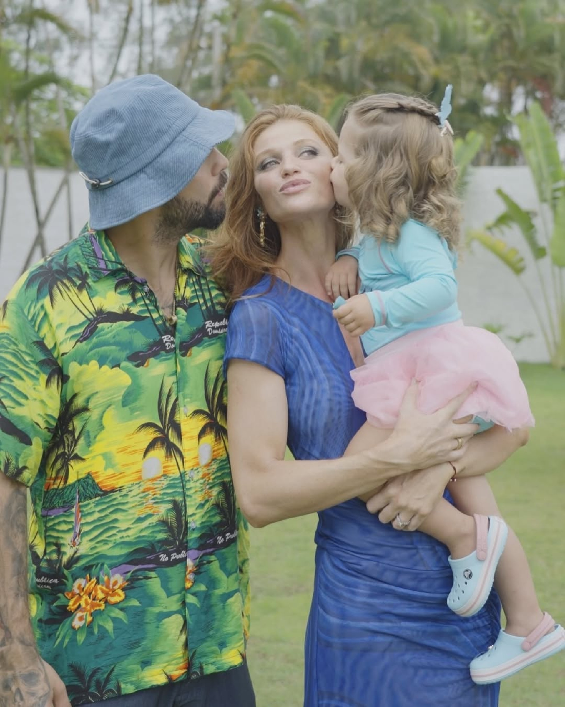 Pedro Scooby e Cintia Dicker com a filha, Aurora  - Reprodução/Instagram 