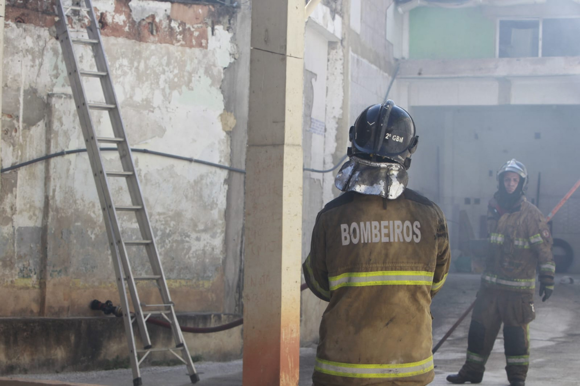 Fogo teria começado após a invasão de um homem em situação de rua - Reginaldo Pimenta